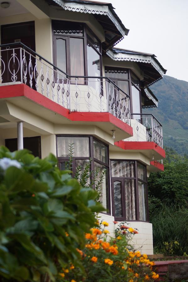 Hotel Shivalay Dharamshala Bagian luar foto