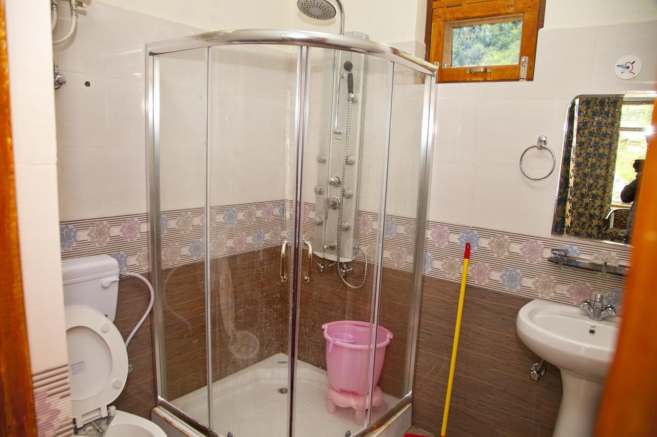 Hotel Shivalay Dharamshala Bagian luar foto